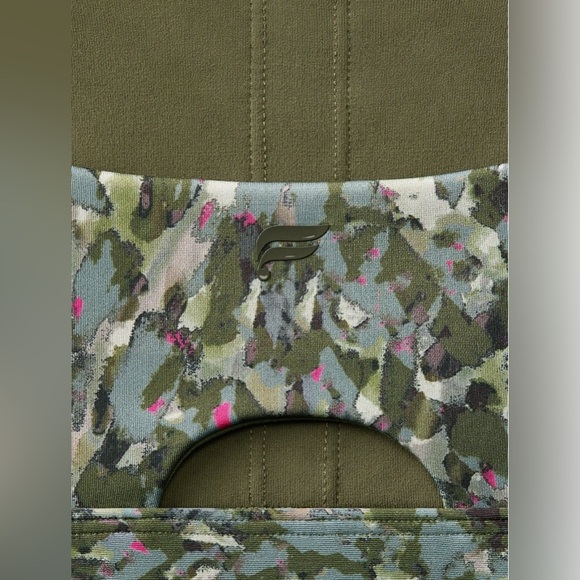 NWT, Fabletics, Essential Low Impact Sports Bra, Cheetah Camo, XL - Picture 4 of 5